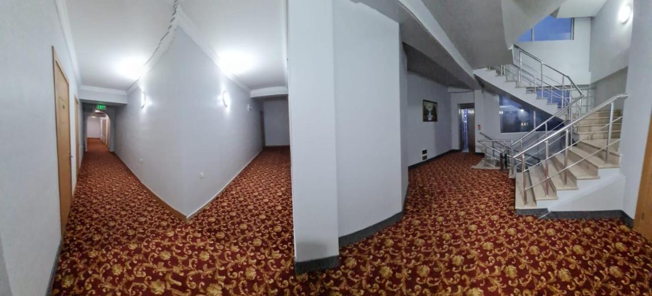 Готель Genatsvale 3*